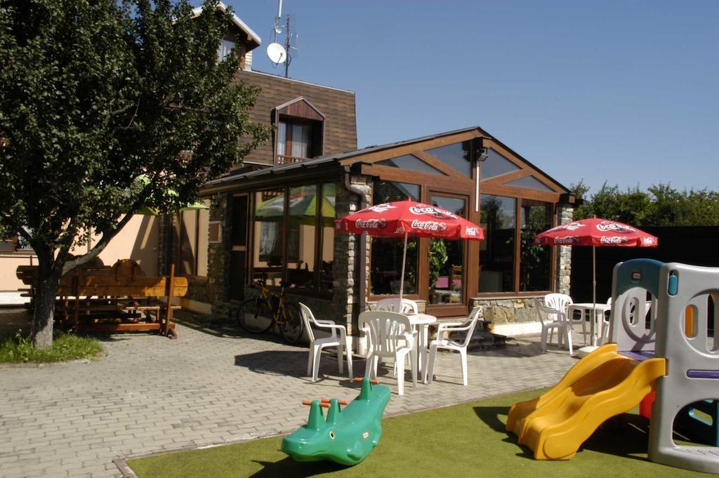 Penzion Tatry Poprad Bagian luar foto